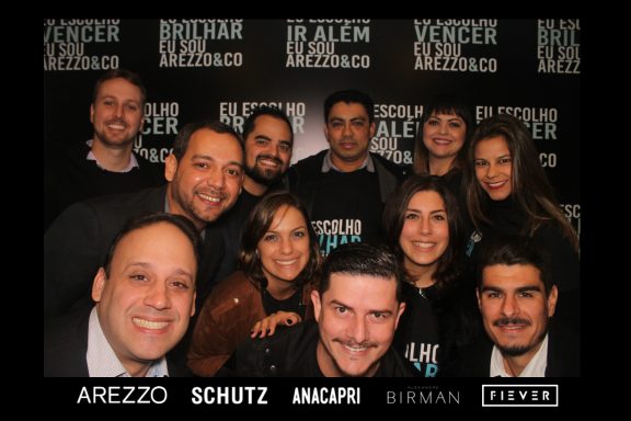 Evento corporativo Arezzo - Totem Fotográfico para Aluguel