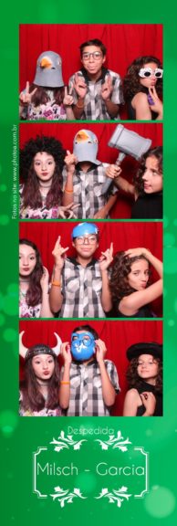 Foto Lembrança Despedida | Milsch - Garcia - Aluguel Cabine Fotográfica para Festas e eventos corporativos. Fotos impressas na hora. Cabine de Fotos