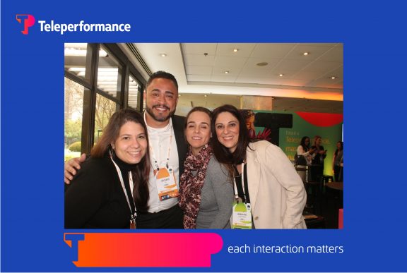 Teleperformance - Totem de Foto com postagem no Facebook e e-mail