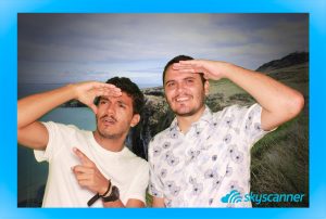 Skyscanner - Cabine de Foto com Fundo Chroma Key Impressa na hora