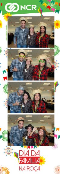 NCR - Dia da Família - Totem de Foto Lembrança no formato tirinha