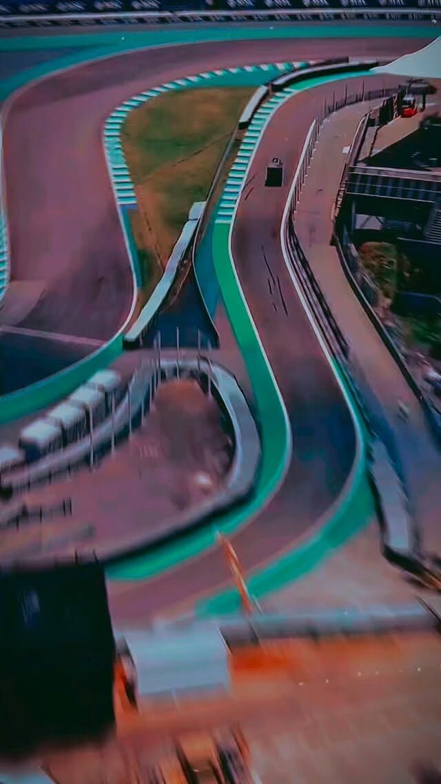 Estivemos presentes durante três dias na Fórmula 1 com a Franui, levando nosso totem de fotos personalizado.
Os participantes puderam tirar fotos, receber a impressão na hora e baixar as fotos diretamente no celular via QR Code, registrando de forma exclusiva esse momento no autódromo.
#totemdefotos #franuí